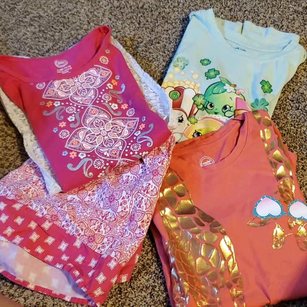 Girl's summer clothing